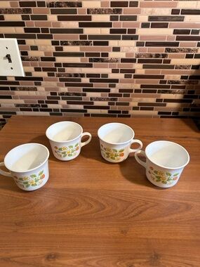 Corelle Strawberry Sundae Mugs- Set of 4